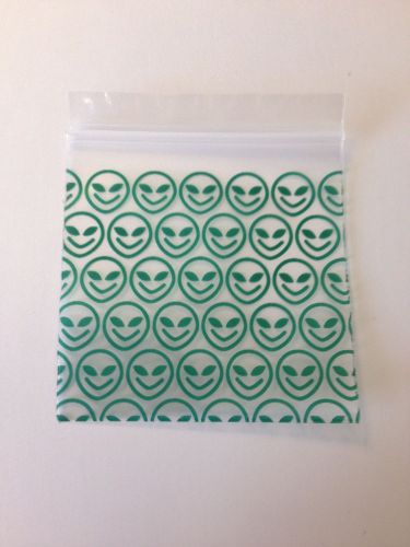 200 Happy Green Alien 2x2 Small Plastic Rave Baggies 2020 Tiny Ziplock Poly Bags