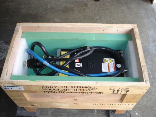 ADVANCED ENERGY APEX 3013 RF GENERATOR 3156114-001 w/ 2 Cables Water In -Out