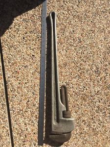 Snap On 36 Inch Pipe Wrench PWA36A Works Great