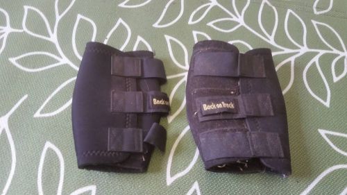 Back on Track Horse Knee Wraps Large Pair