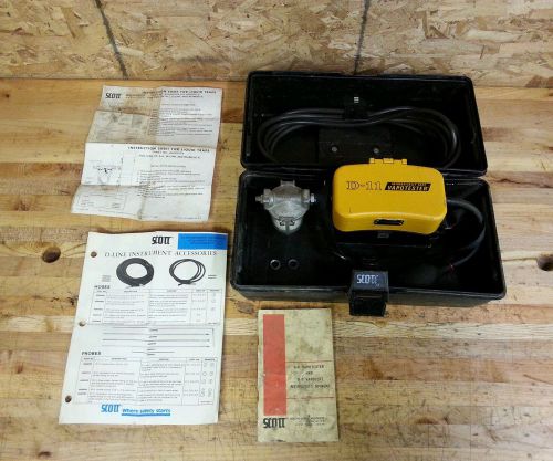Scott D-11 Vapotester in Case with Manual