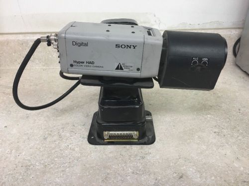 Sony Hyper HAD Color Video Camera with Mount SSC-DC14 See Description
