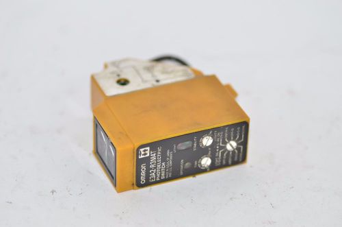 OMRON E3A2-R3M4T PHOTOELECTRIC SWITCH Slim Sensor, 10 ft Sensing Relay Output