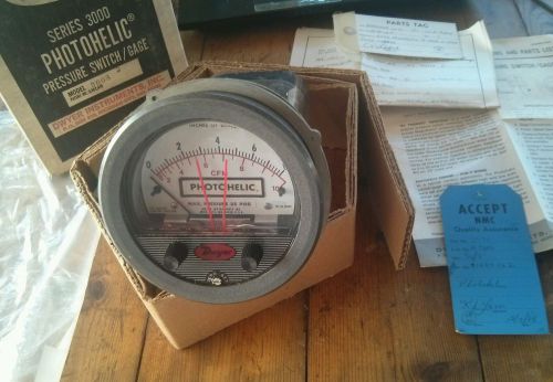 New dwyer 3008 photohelic pressure gage 0-8 in-h2o 4 in gauge circuit hh-117 vac for sale