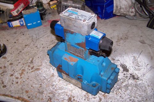 New vickers dg5s-8-2c-2-m-w-b-20 directional control valve 120 vac .54 amp for sale