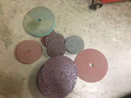 LOT OF 35 SANDING DISCS ASSORTED