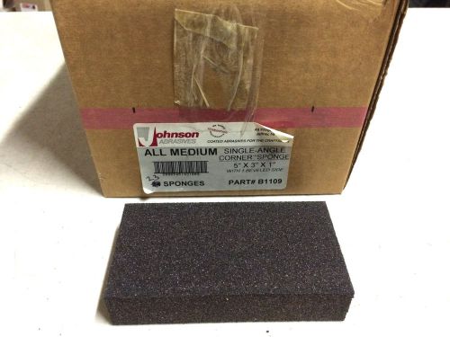 JOHNSON SINGLE ANGLE CORNER SPONGES 5&#034; X 3&#034; X 1&#034; ALL MEDIUM 24 PACK