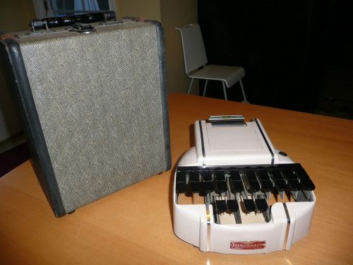 VINTAGE SM STENOGRAPH CHICAGO, IL  USA W/ CASE White