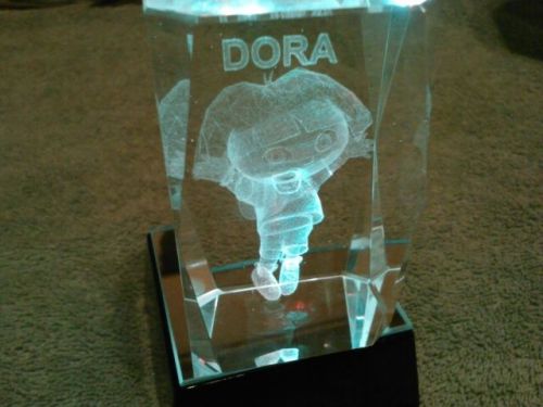 New in box3&#034; Dora The Explorer 3D Crystal with 1&#034;stand 4 LED Light Display