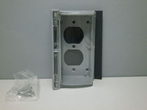 P&amp;S 3700-FS Self-Closing Horizontal Outdoor Duplex Receptacle Outlet Box Cover