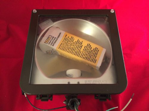 Hubbell MIC-175H-358 Quad Voltage 175W Commercial Grade Flood Light, Metal Halid
