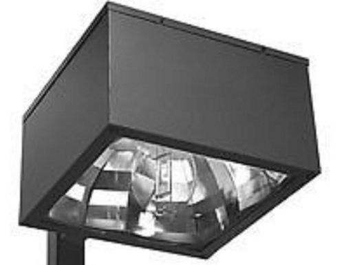 NIB Stonco MCL3250MA-8 250 Watt Metal Halide Shoebox Street Area Light Fixture