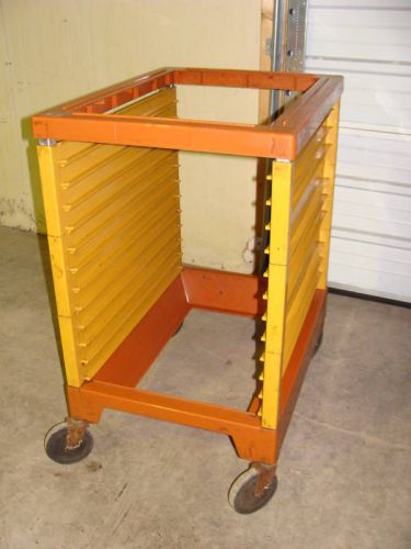 HEAVY DUTY COMMERCIAL RUBBER MAID BREADING CART 12 FULL SIZE PAN SHELF