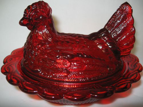 Ruby Red glass hen / chicken on nest basket dish rooster candy art royal butter