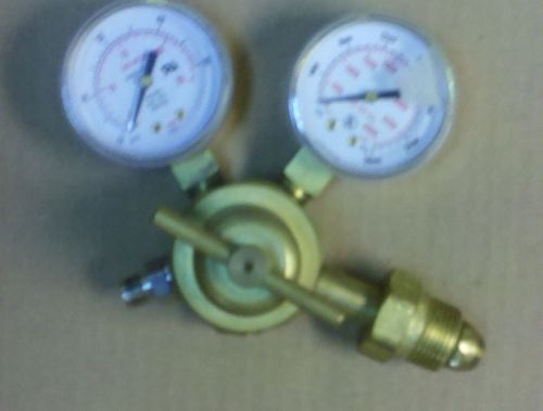 Smith H1957B-580 AAH 3000psi inlet regulator, CGA 580 inlet and 1/4 swage outlet