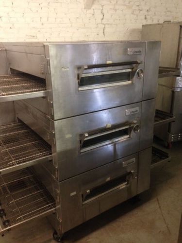 Lincoln 1600-015-A2 triple stack pizza oven