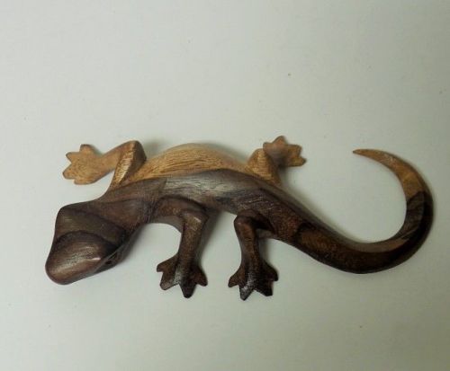 Small Gecko Wood Display