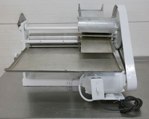 COLBORNE TABLETOP RESTAURANT DOUGH SHEET ROLLER 2 TWO PASS 120V