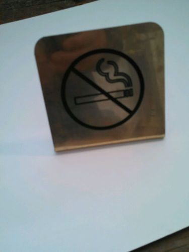 table top no smoking sign