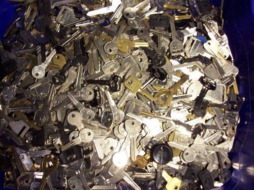 LOT OF 5 LB  MISC CAR   KEY BLANK  UNCUT  OLD AND NEW      LOCKSMITH