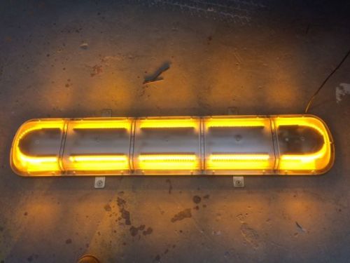 SHO-ME LOW-PROFILE LED LIGHT BAR 47&#034; 11.1247 YELLOW USED GOOD WORKING COND