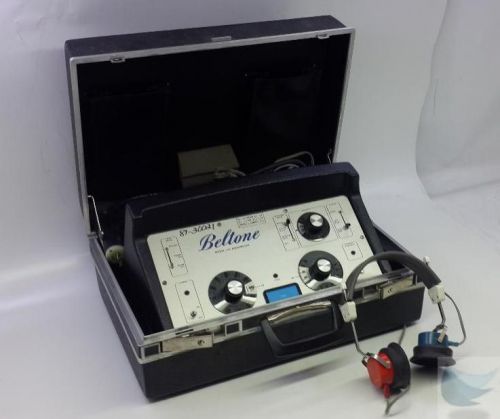 Beltone 110 Audiometer w Headphones &amp; Patient Button TESTED &amp; WORKING