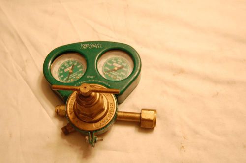 Victor Oxygen Regulator with Guard