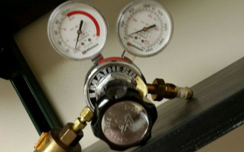 Matheson gas regulator model 1pa-510 acetylene or propane w/ 63-3142 400psi gage for sale