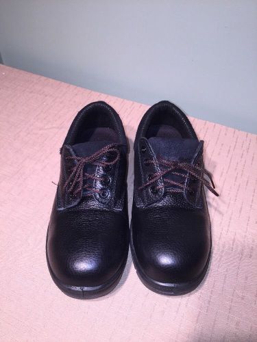 Avenger safety footwear a7113 sz: 7.5m work shoes,composite,mens,lace up for sale