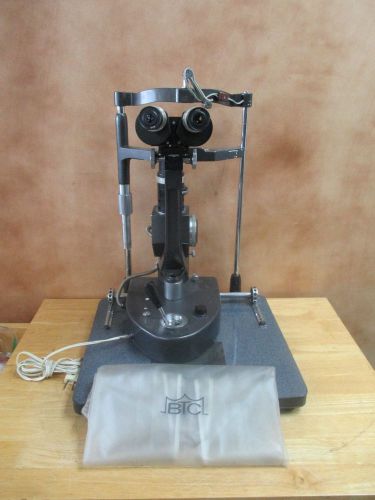 NEITZ SL-WJ WESLEY-JESSEN SLIT LAMP ON STAND MADE IN JAPAN