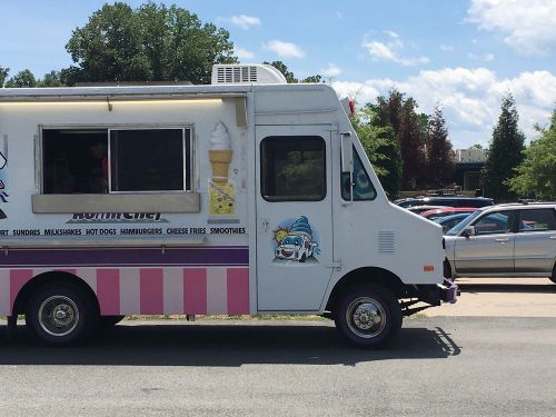 Mobile Food truck / Soft Serve Concessions Truck Low Mile 52k CASH DEAL must Go