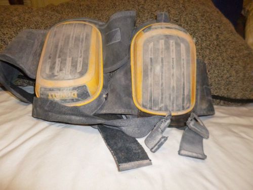 DEWALT KNEE PADS