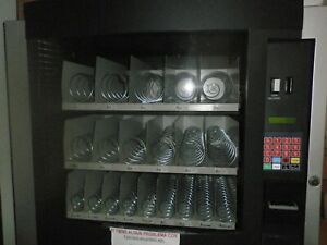 Used combo vending machine can/chips - Pick up Houston. TX.