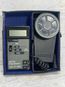 Digital Lux Meter Illuminometer Light Meter YF-1065F