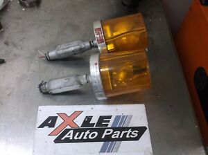 1 FEDERAL MODEL121S AMBER VITALITE ROTATING SIGNAL LIGHT, USED