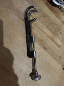 Zimmer Surgical Orthopedic 7-1/4in (18.4cm) Lowman Clamp 3206