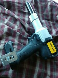 Stanley Cordless Neobolt Tool PB2500N uses Dewalt 20v max batteries