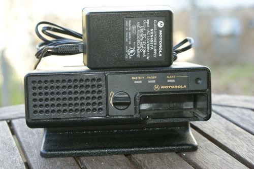 Motorola Minitor III IV Amplified Fire Pager Desk Battery Charger NYN8348A