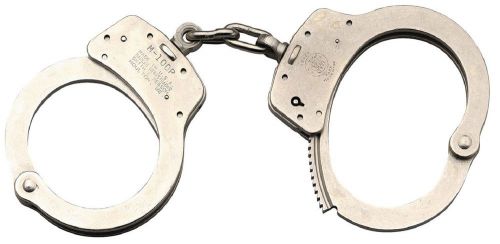 Smith &amp; wesson push pin double lock carbon steel law enforcement handcuffs 10095 for sale