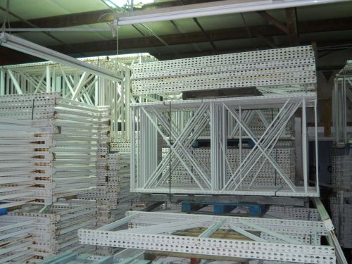Teardrop pallet racking 150 uprights 500 beams used units for sale