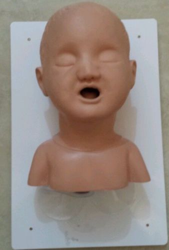 Infant intubation head