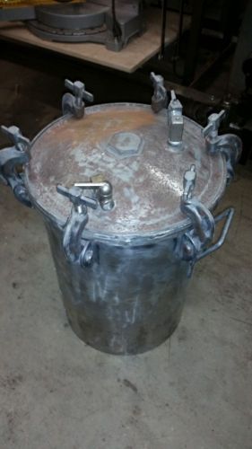 Devilbiss 5 gallon paint pressure pot fits 5 gallon buckets for sale