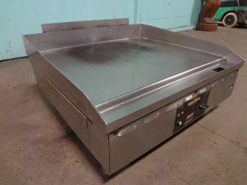 &#034;ACCU TEMP ACCU-STEAM&#034; HD COMMERCIAL NATURAL GAS/PROPANE GAS   FLAT-TOP/GRIDDLE