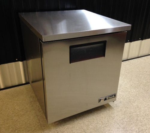 TRUE TUC-27 6.5 CU.FT UNDERCOUNTER REFRIGERATOR STAINLESS STEAL MINT CONDITION