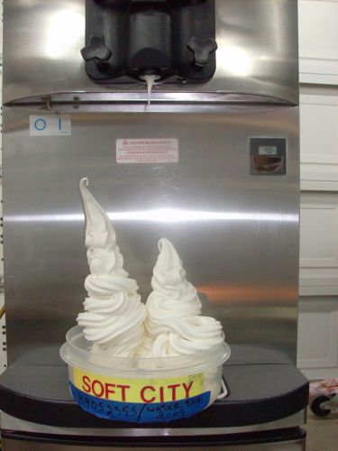 Taylor ice cream machine or yogurt c706-33 water cooled 3 phase 2009 softserve for sale