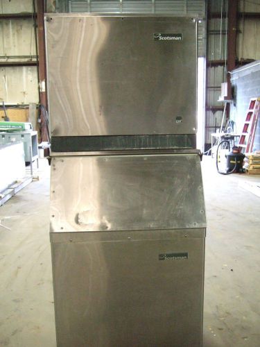 Scotsman 800 lb ice machine and bin