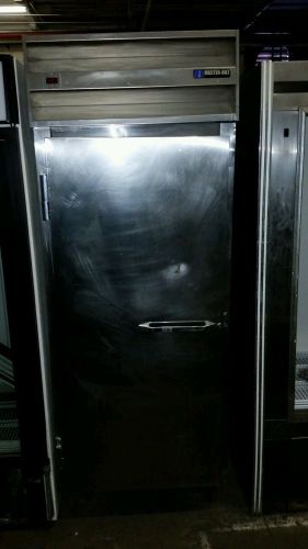 1 door reach in freezer,  MASTER BILT