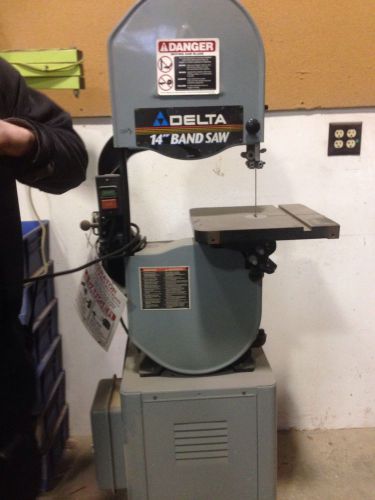 Delta 14&#034; Vertical Bandsaw and Stand (28-303)