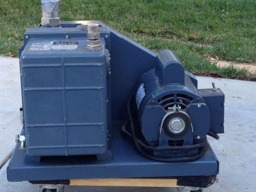 Vacuum Pump Sargent Welch DuoSeal 1 HP model 1376 NEW