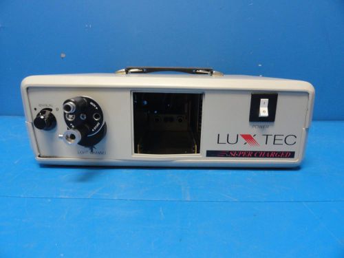 LUXTEC 9300 SERIES 9000 XENON LIGHT SOURCE W/O LIGHT MODULE (9085)